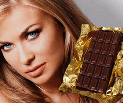 Девушка с шоколадом - Всемирный день шоколада